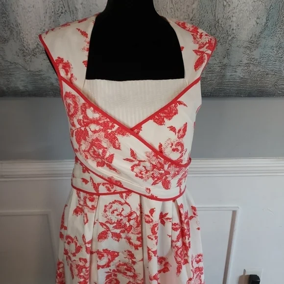 Jessica Simpson White and Pink Cut out Print Pleated dress Sz-8 - Picture 5 of 10